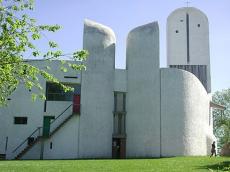 Le Corbusierova kaple Notre-Dame-du-Haut v Ronchamp